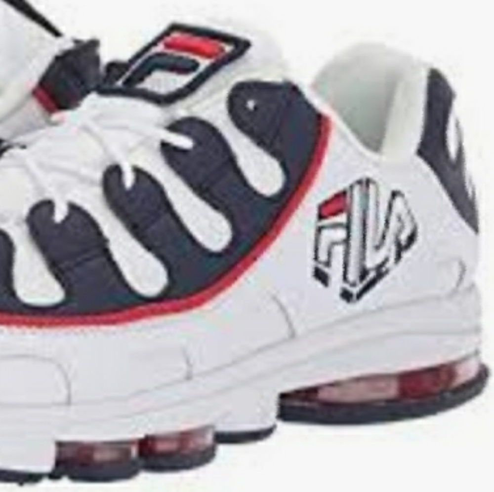 (New) Fila Trainer Sneakers - Picture 5 of 6
